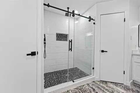 Bath - 5411 Cobble Ln, Spring, TX 77379 photo 7 of 11