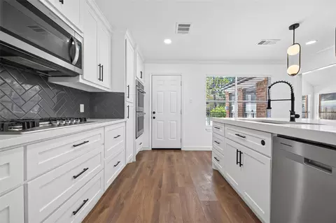 Kitchen - 5411 Cobble Ln, Spring, TX 77379 photo 5 of 5
