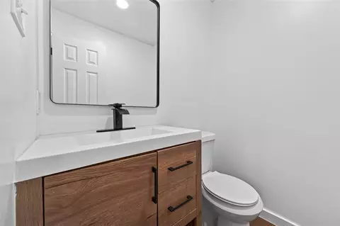 Bath - 5411 Cobble Ln, Spring, TX 77379 photo 1 of 11