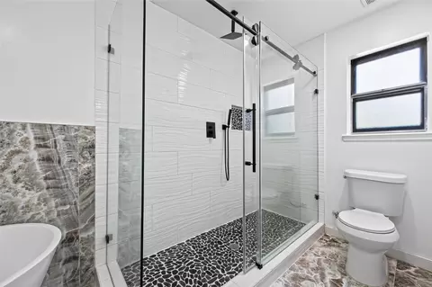 Bath - 5411 Cobble Ln, Spring, TX 77379 photo 10 of 11