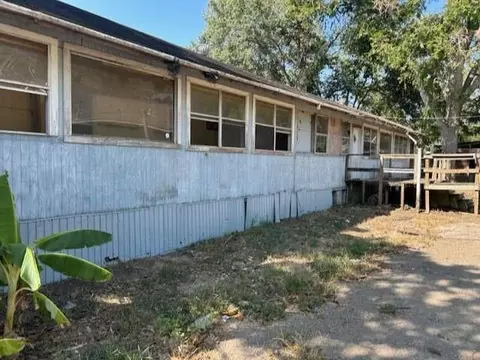 3702 Park St, Damon, TX 77430