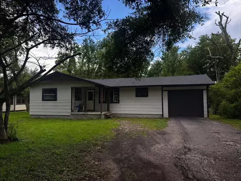 6755 Willis Ln, Beaumont, TX 77708