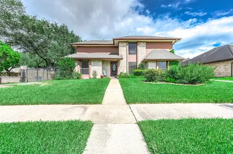 2703 Planters St, Sugar Land, TX 77479