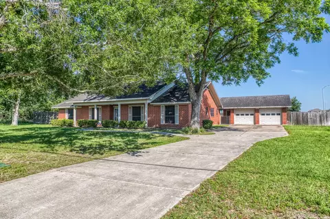 1687 Eagle Lake Rd, Sealy, TX 77474