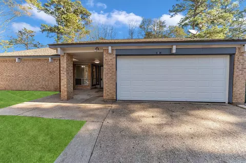 3353 Knob Oaks Dr, Huntsville, TX 77340