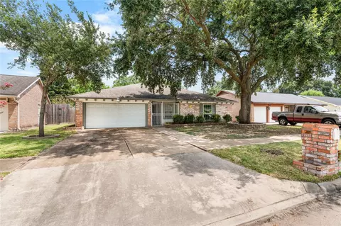11310 Gladefield Dr, Houston, TX 77099