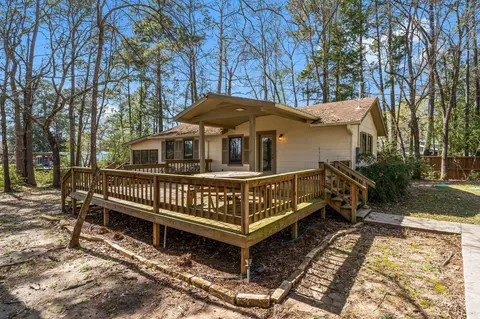 812 Lake Livingston Blvd, Livingston, TX 77351