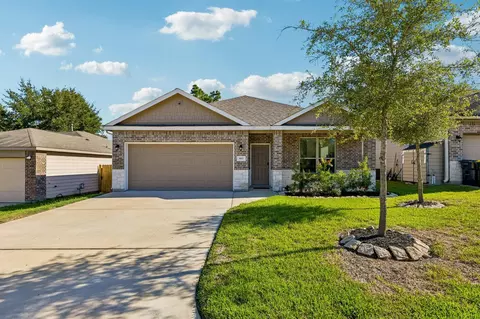 Exterior - 802 Lovebug Ln, Conroe, TX 77301 photo 5 of 6