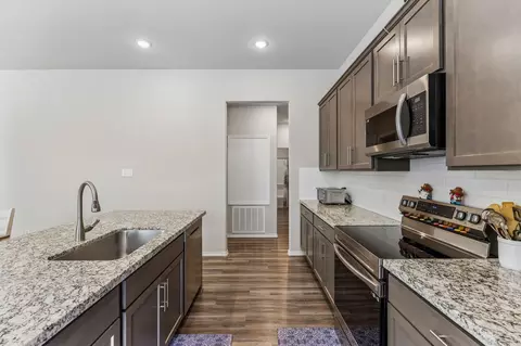Kitchen - 802 Lovebug Ln, Conroe, TX 77301 photo 3 of 4