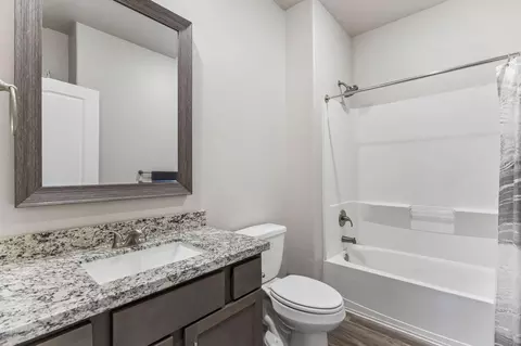 Bath - 802 Lovebug Ln, Conroe, TX 77301 photo 3 of 3