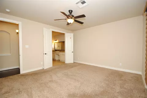 Bedroom - 9022 Centennial Dr, Conroe, TX 77384 photo 7 of 11