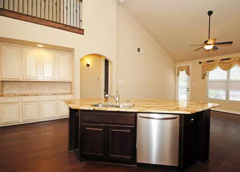 Kitchen - 9022 Centennial Dr, Conroe, TX 77384 photo 2 of 3