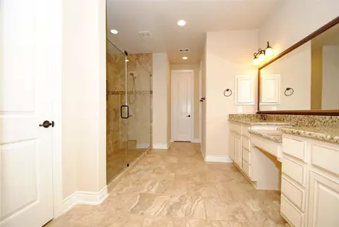 Bath - 9022 Centennial Dr, Conroe, TX 77384 photo 3 of 6