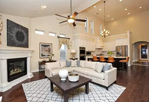 Living - 9022 Centennial Dr, Conroe, TX 77384 photo 1 of 2