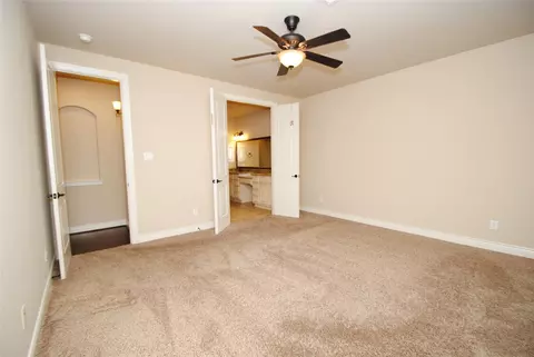 Bedroom - 9022 Centennial Dr, Conroe, TX 77384 photo 4 of 11