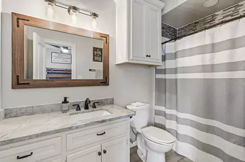 Bath - 3630 Orca Ct, Spring, TX 77388 photo 2 of 9