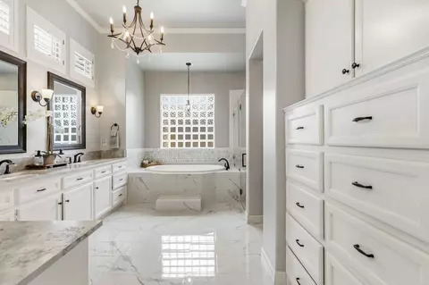 Bath - 3630 Orca Ct, Spring, TX 77388 photo 6 of 9