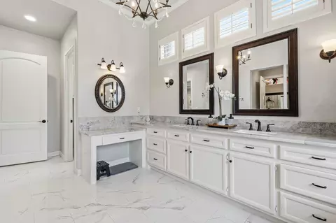 Bath - 3630 Orca Ct, Spring, TX 77388 photo 9 of 9