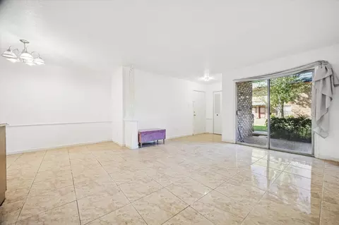 7600 Burgoyne Rd #143, Houston, TX 77063