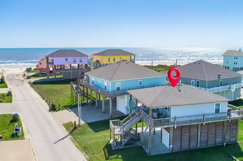 981 S Stingaree Dr, Crystal Beach, TX 77650