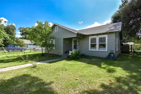 302 Damon St, Richmond, TX 77406
