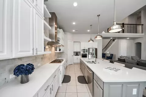 Kitchen - 10127 Blythe St, Rosharon, TX 77583 photo 5 of 7