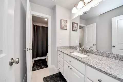 Bath - 10127 Blythe St, Rosharon, TX 77583 photo 6 of 8