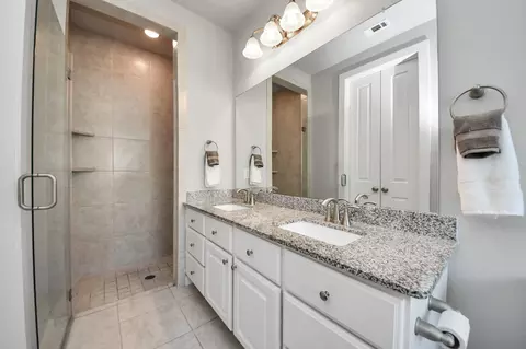 Bath - 10127 Blythe St, Rosharon, TX 77583 photo 4 of 8