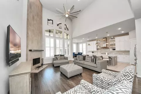 Living - 10127 Blythe St, Rosharon, TX 77583 photo 3 of 3