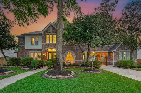 14327 Norhill Pointe Dr, Houston, TX 77044