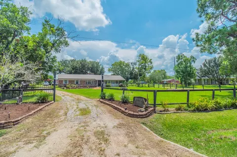 9235 Ruth Rd, Rosharon, TX 77583