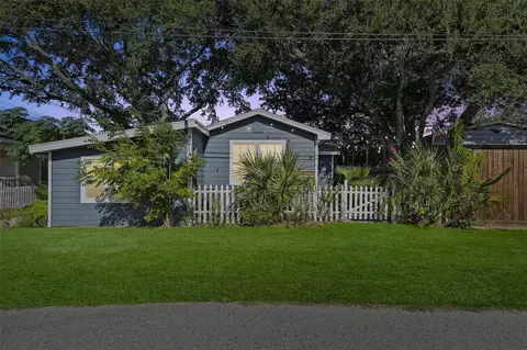 2614 59th St, Galveston, TX 77551