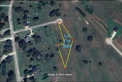 000 Lariat Ct, Angleton, TX 77515