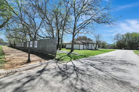 122 Commerce St, Magnolia, TX 77355