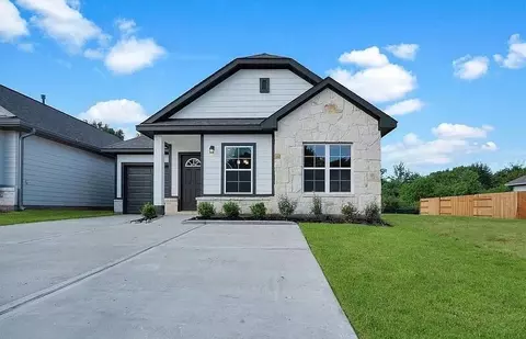 11869 E Gate Dr, Willis, TX 77318
