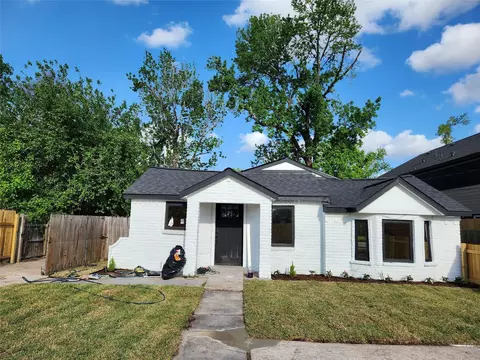 8414 De Priest St, Houston, TX 77088