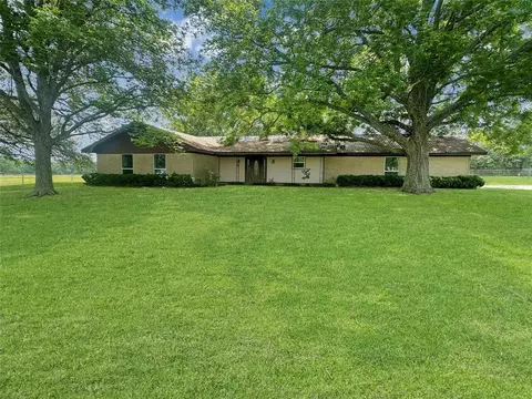 1226 E Us Highway 90, Flatonia, TX 78941