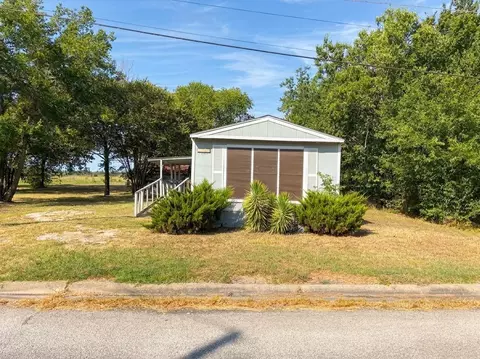 1304 S Beaton St, Corsicana, TX 75110