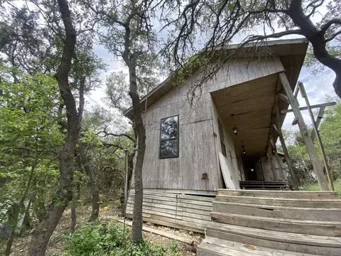 Exterior - 299 N Loop Dr, Blanco, TX 78606 photo 2 of 4