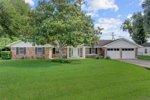 709 Bob-o-link Ln, Wharton, TX 77488