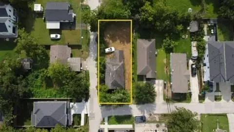 901 Pollard St, Houston, TX 77020