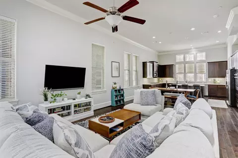 3913 Austin St, Houston, TX 77004