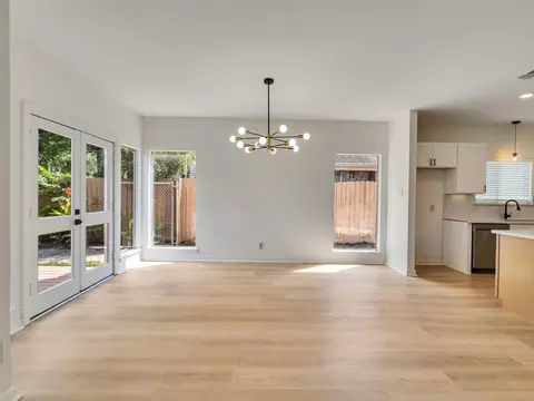 Living - 26 Cherry Hill Dr, Conroe, TX 77304 photo 6 of 18