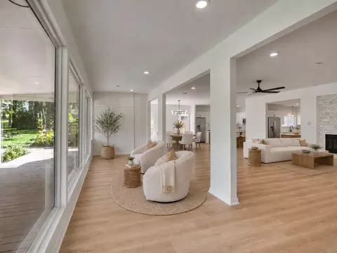Living - 26 Cherry Hill Dr, Conroe, TX 77304 photo 13 of 18