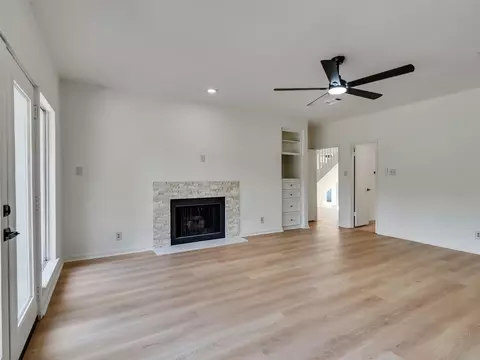 Living - 26 Cherry Hill Dr, Conroe, TX 77304 photo 2 of 18