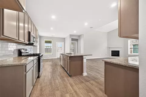 Entry Way - 305 E Tranquil Fields Ln, Waller, TX 77484 photo 2 of 4