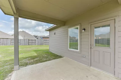 Exterior - 3607 Crosspointe Pass, Angleton, TX 77515 photo 4 of 8