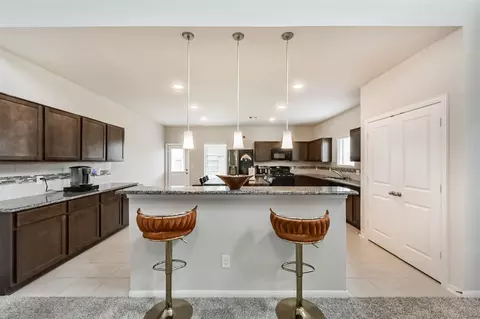 Kitchen - 3607 Crosspointe Pass, Angleton, TX 77515 photo 2 of 7