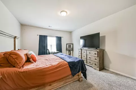 Bedroom - 3607 Crosspointe Pass, Angleton, TX 77515 photo 2 of 9