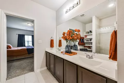 Bath - 3607 Crosspointe Pass, Angleton, TX 77515 photo 3 of 6